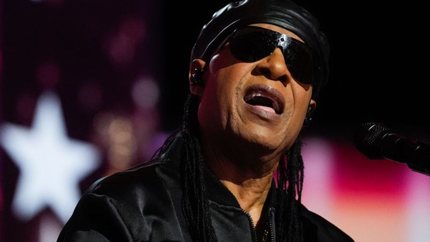 Stevie Wonder geht vor den US-Präsidentschaftswahlen auf Tour. (Archivfoto) Foto: Erin Hooley/AP/dpa