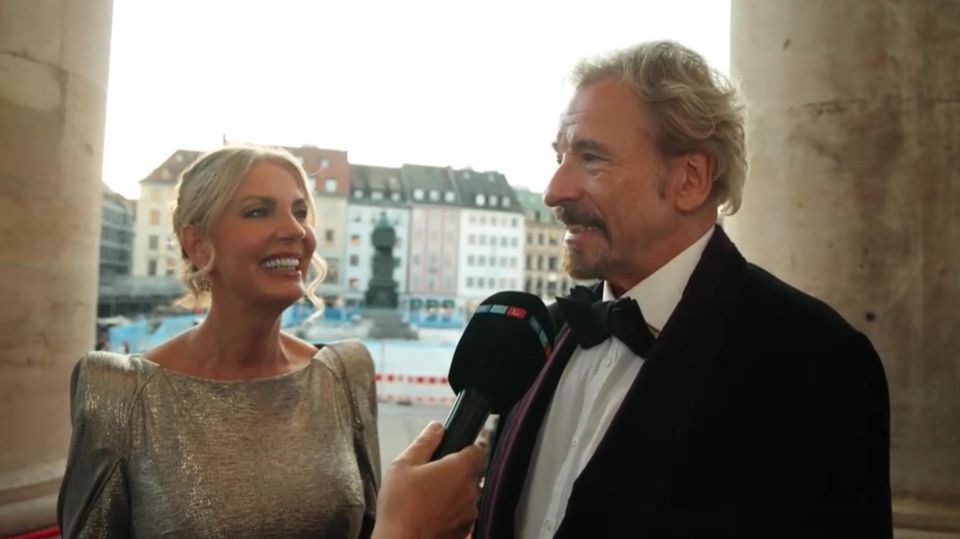 Thomas Gottschalk und Karina Gottschalks über Hochzeit: Vorfall mit Katze lässt großen Moment beinahe platzen