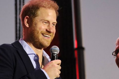 Prinz Harry auf der Bühne eines Charity-Konzerts in Santa Barbara
