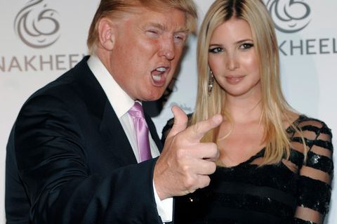 Trump mit Fired-Geste