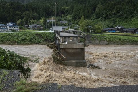 Eingestürzte Brücke in Wajima