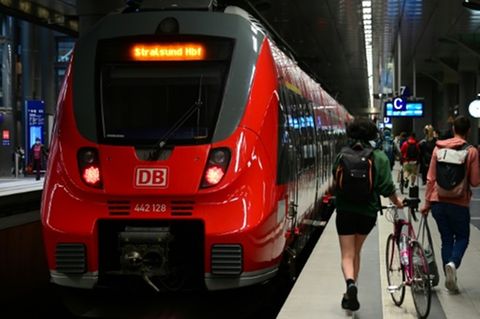 Regionalzug im Berliner Hauptbahnhof