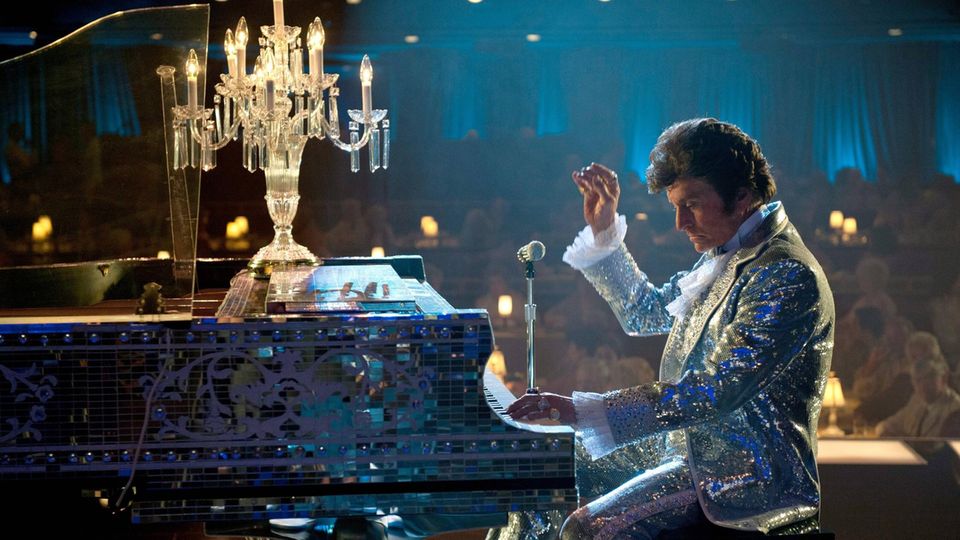 Michael Douglas als Liberace Michael Douglas als Liberace am Klavier