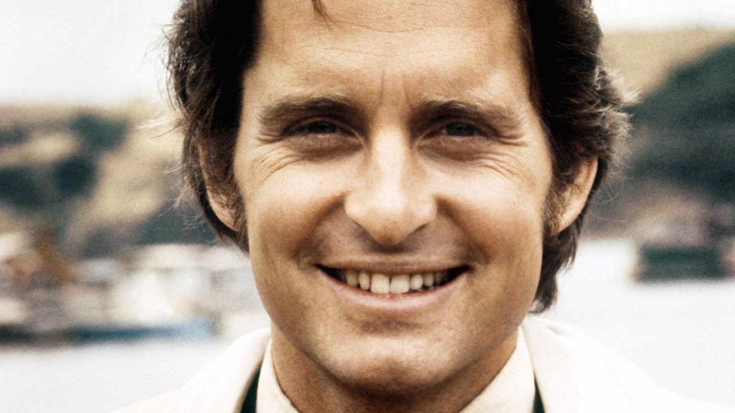Michael Douglas lächelt in die Kamera