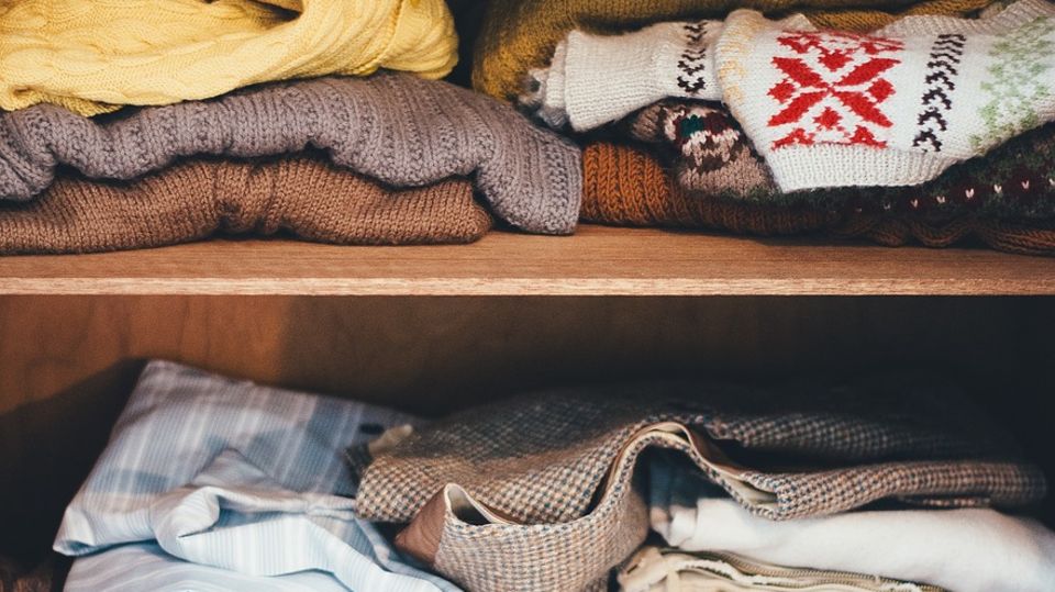 Outfits planen lassen und damit Zeit sparen sowie jeden Tag gut aussehen – diverse Apps sollen das ermöglichen. Wie genau das funktionieren kann, sehen Sie im Video.