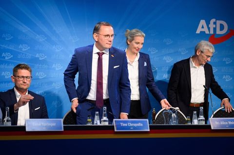 Die AfD-Spitze am Tag nach der Landtagswahl in Brandenburg. Foto: Bernd von Jutrczenka/dpa