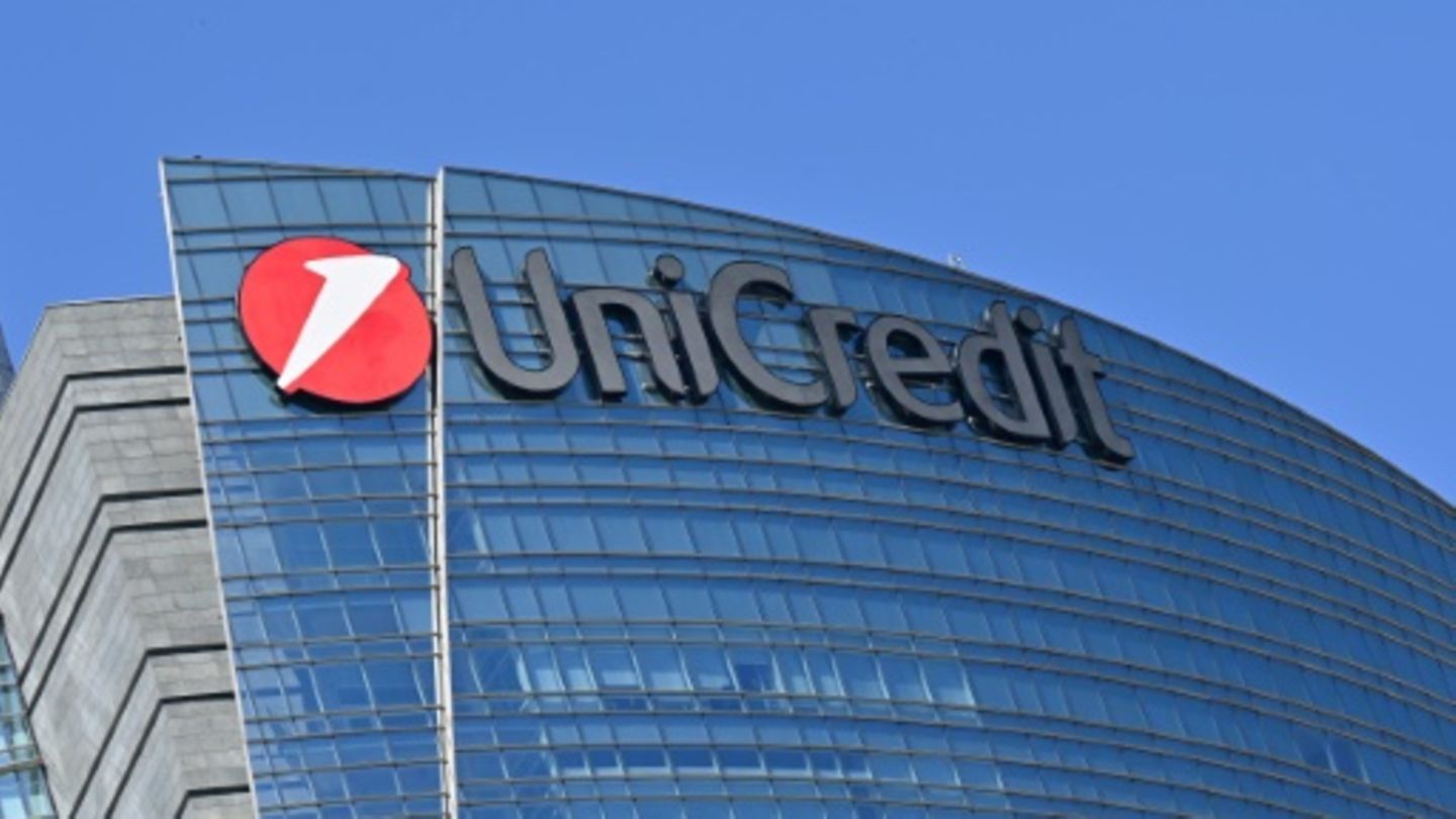 Unicredit sichert sich weitere Commerzbank-Anteile - Scharfe Kritik von Scholz