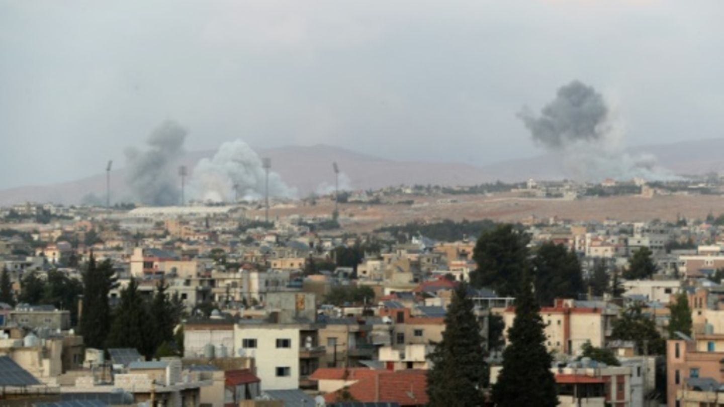 Rauchwolken über Baalbek