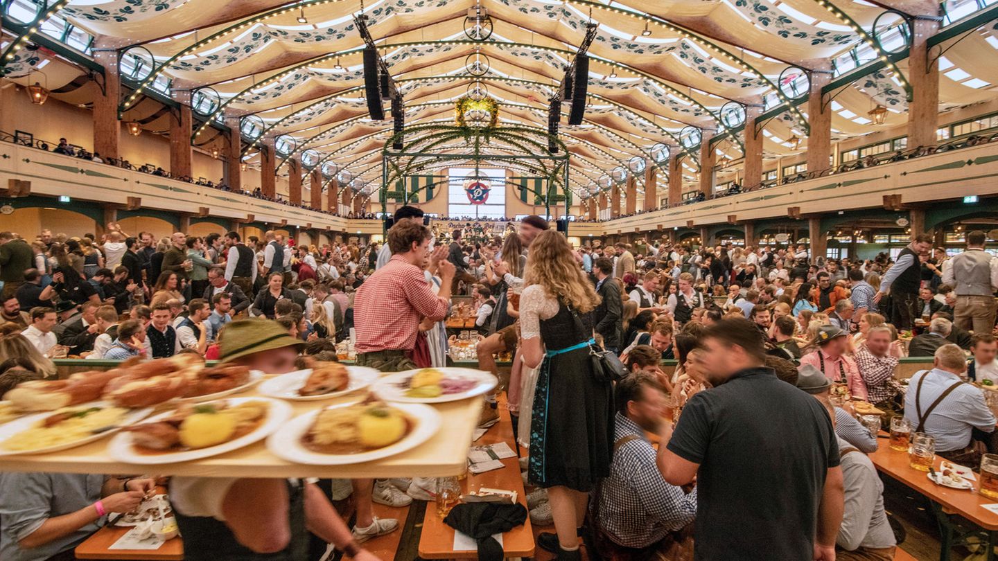 Oktoberfest Wiesn Pschorr Bräurosl Innen