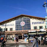 Oktoberfest Wiesn Paulaner Festzelt Außen