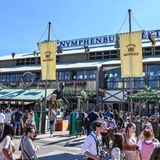 Oktoberfest Wiesn Kufflers Weinzelt Außen