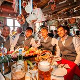 Oktoberfest Wiesn Käfer Wiesn-Schänke Innen