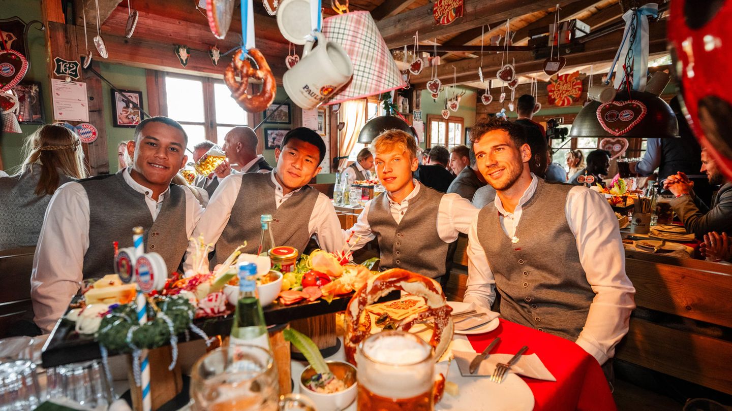 Oktoberfest Wiesn Käfer Wiesn-Schänke Innen