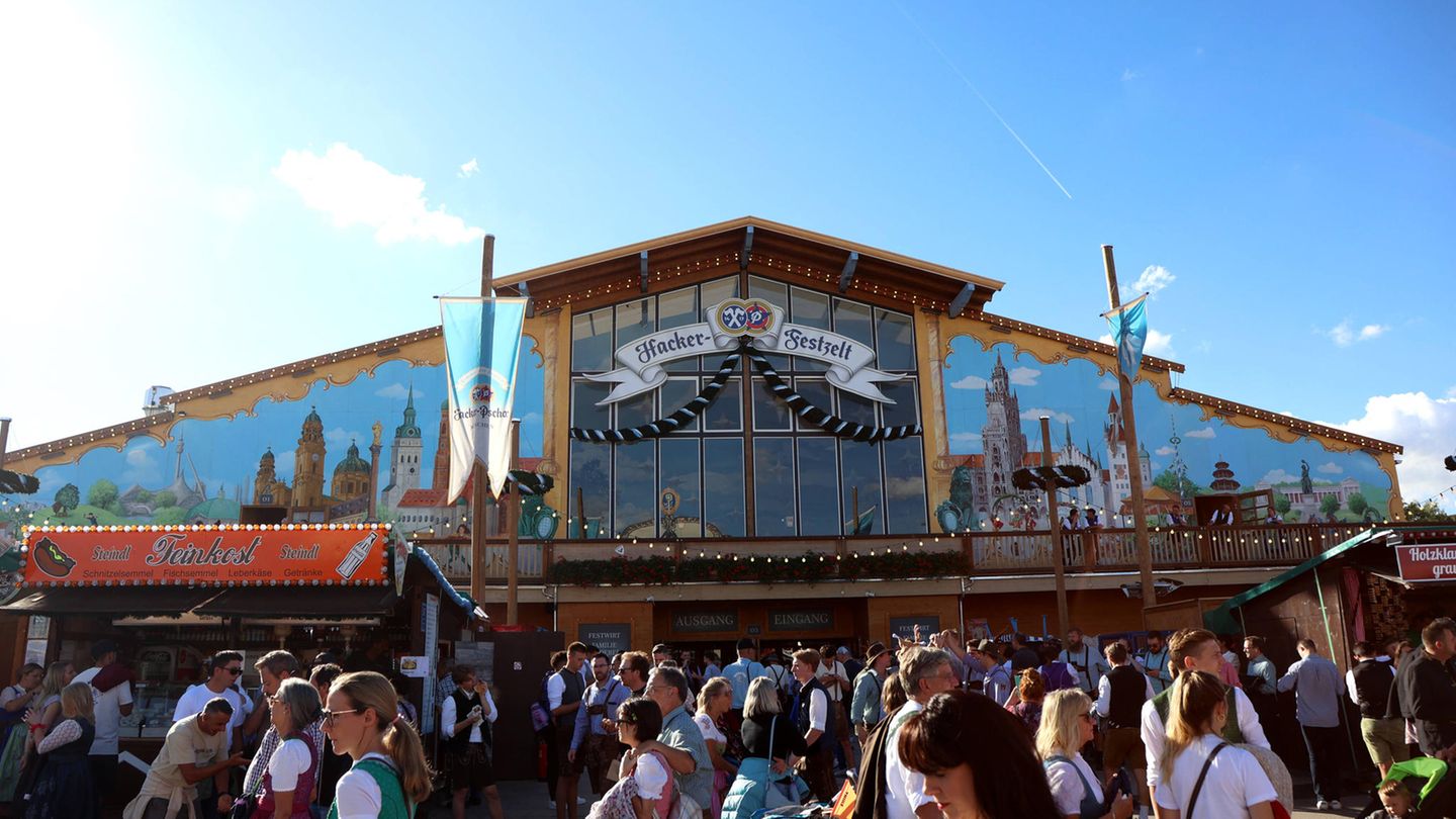 Oktoberfest Wiesn Hacker-Festzelt Außen