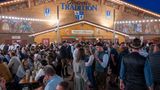 Oktoberfest Wiesn Festzelt Tradition Außen