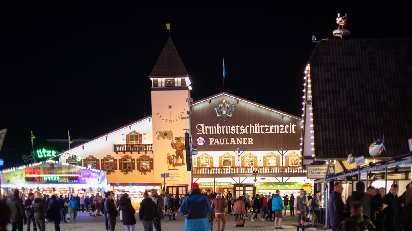Oktoberfest Wiesn Armbrustschützenzelt Außen Oktoberfest Wiesn Armbrustschützenzelt Außen