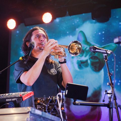 Musiker The Kiffness bei einem Auftritt