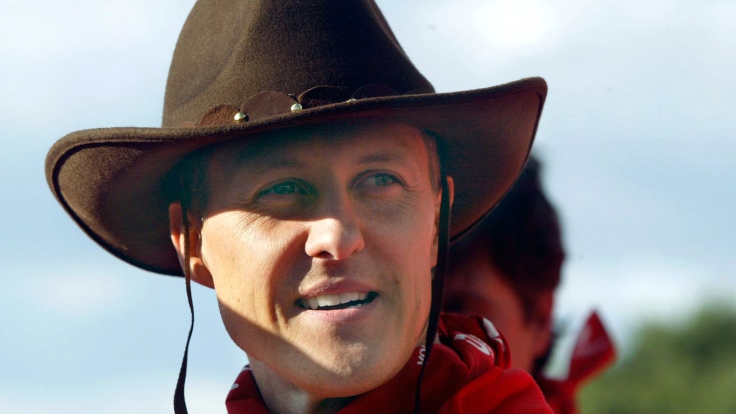 Michael Schumacher mit einem Hut auf dem Kopf Michael Schumacher mit einem Hut auf dem Kopf