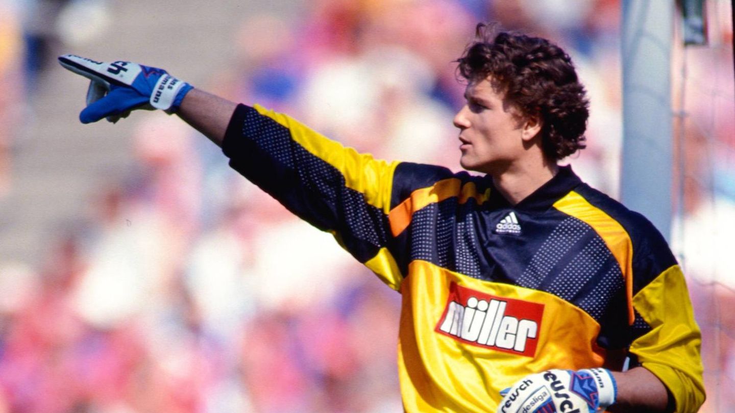 Nach der Auswechslung mit der S-Bahn nach Hause Jens Lehmann im Jahr 1993 bei einem Bundesligaspiel