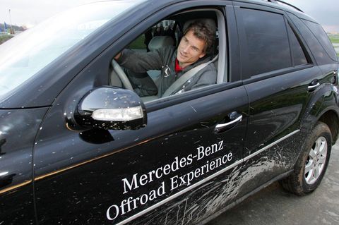 Jens Lehmann in einem Mercedes.