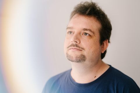 Autismus: Jochen Saige blickt in die Kamera
