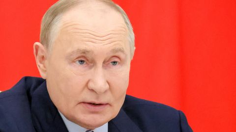 Der russische Präsident Wladimir Putin hält eine Sitzung im Kreml ab