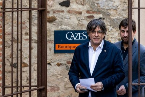 Carles Puigdemont 8links) und Antoni Comín