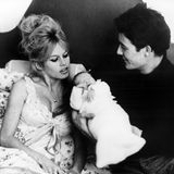 Keine Muttergefühle: Bardot im Janaur 1960 mit ihrem damaligen Mann Jacques Charrier und ihrem Baby Nicolas-Jacques. Sie sagte einmal, sie habe keinen Mutterinstinkt und ihr Sohn lebe hauptsächlich bei seinem Vater