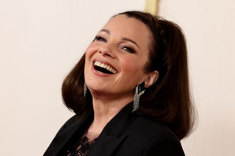 Fran Drescher zeigt sich strahlend auf dem roten Teppich im März 2024