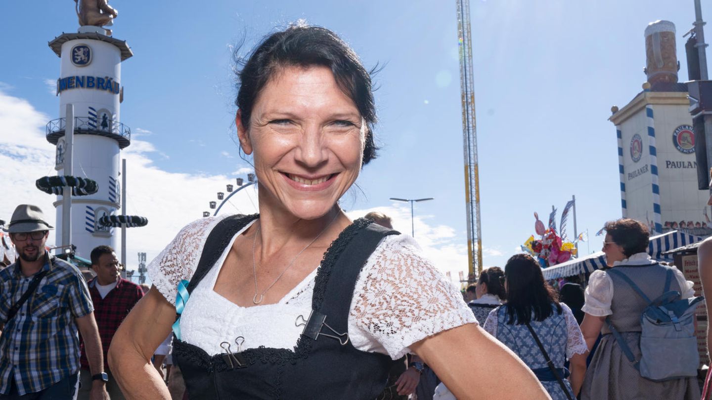 Stefanie Baumann: Waitress at the Oktoberfest: "Saturdays are terrible"