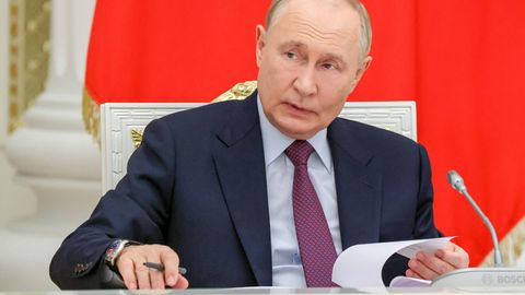 Wladimir Putin. Christian Mölling ordnet die Lage ein