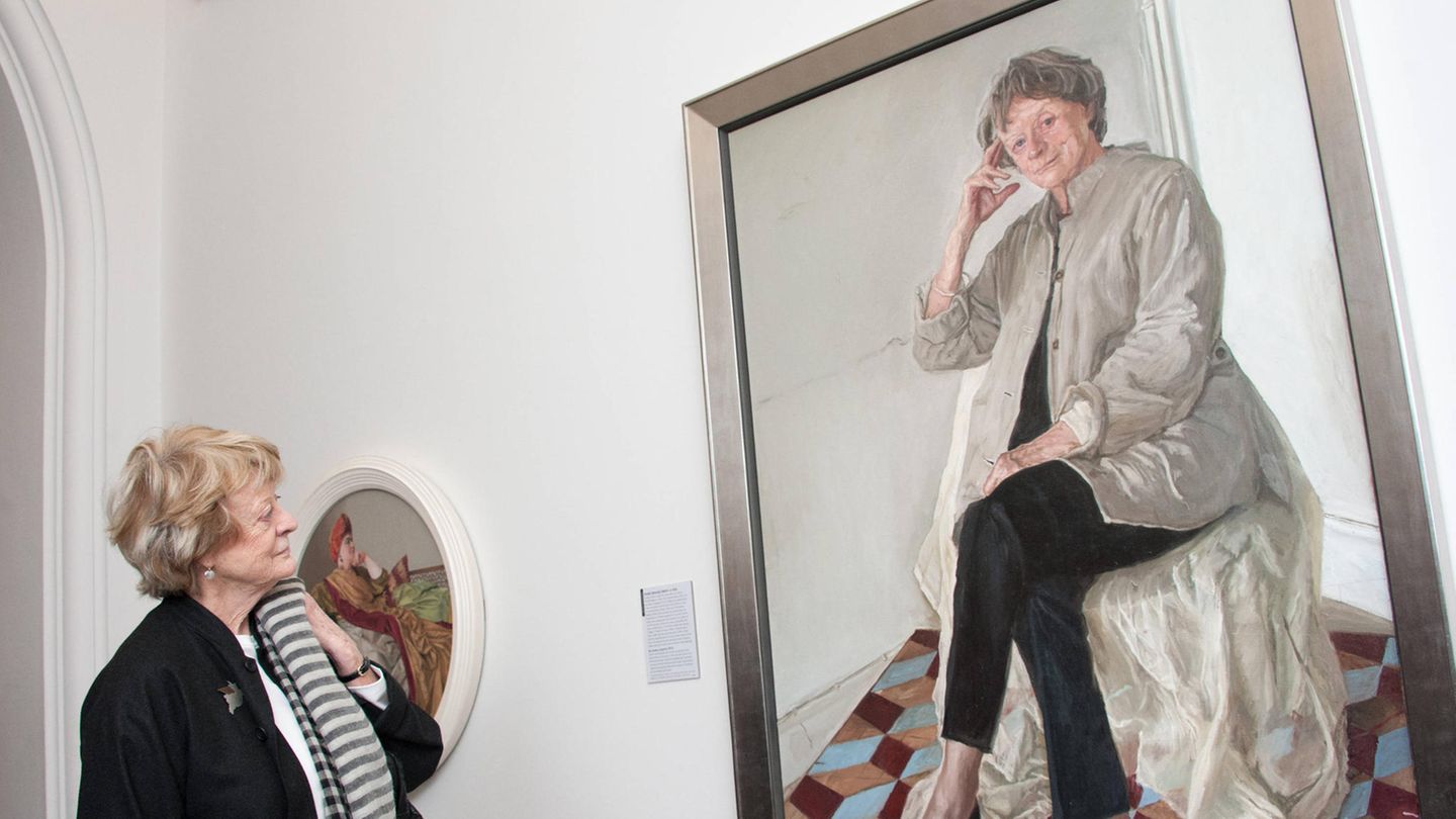 Maggie Smith