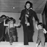 Maggie Smith hinterlässt zwei Söhne und fünf Enkelkinder. Ihre Kinder sind ebenfalls als Schauspieler tätig