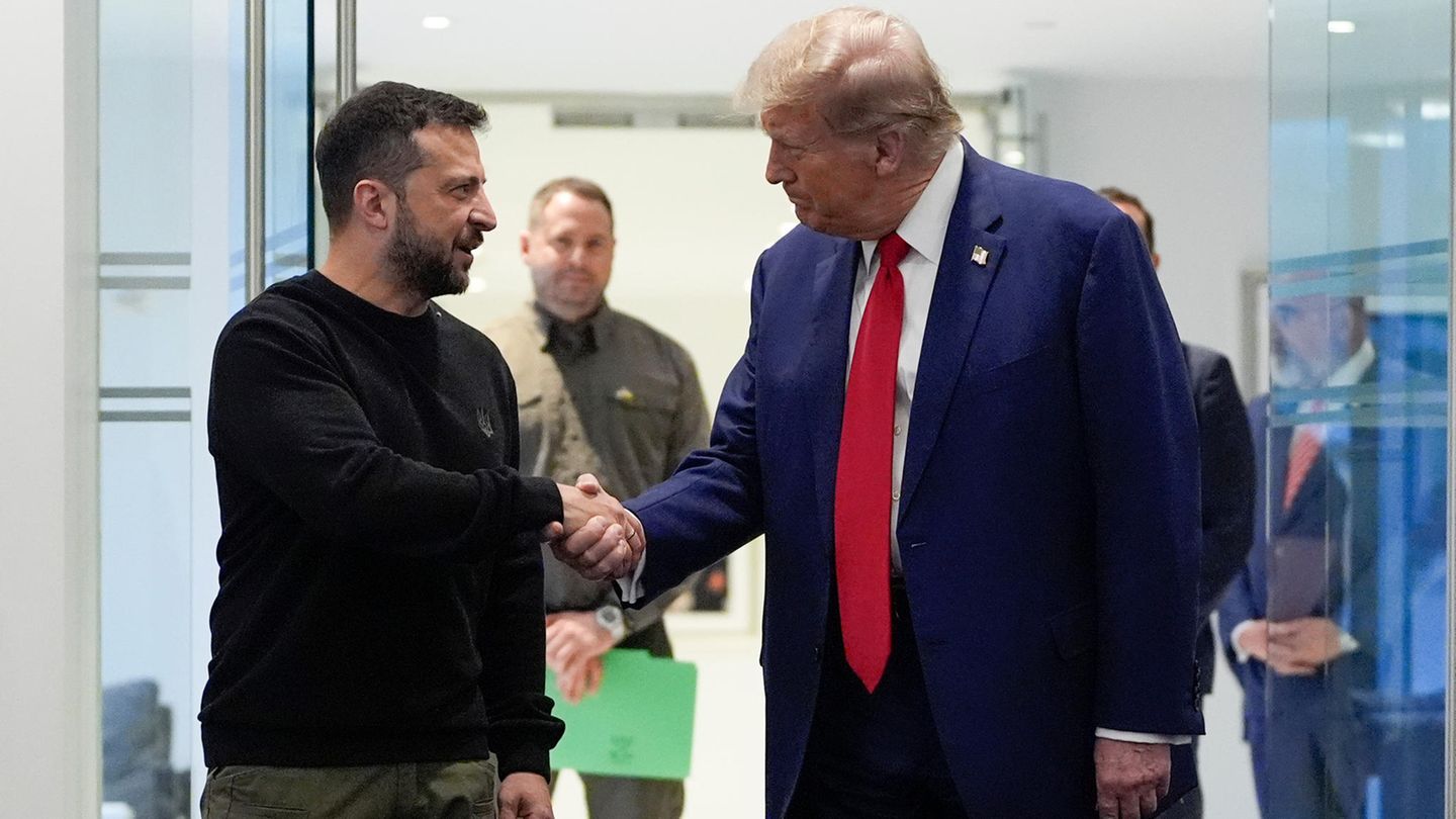 Donald Trump receives Volodymyr Zelensky and demands peace