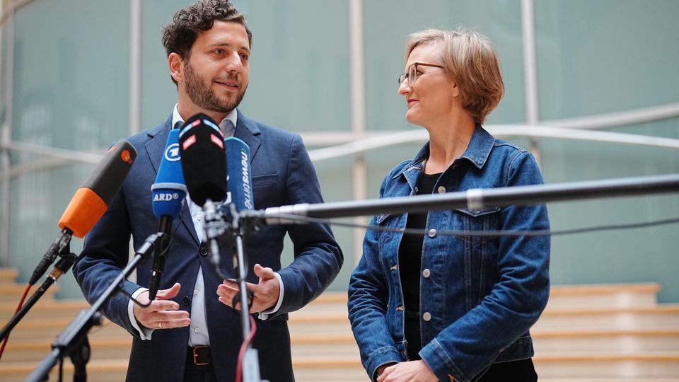 Die Grünen-Politiker Felix Banaszak und Franziska Brantner