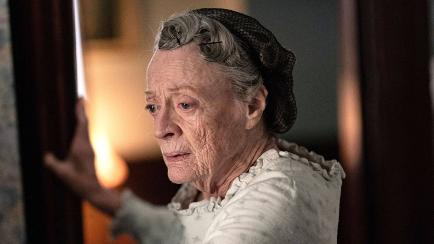 Maggie Smith: Stars mourn