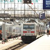 Nur 58 Prozent Pünktlichkeit, aber dafür die zweitgrößte Fressmeile. Und der benachbarte Dom ist auch einen Abstecher wert