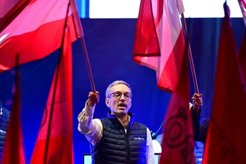 Hat die Wahl gewonnen – aber auch die Kanzlerschaft? FPÖ-Spitzenkandidat Herbert Kickl, hier beim Wahlkampfabschluss in Wien