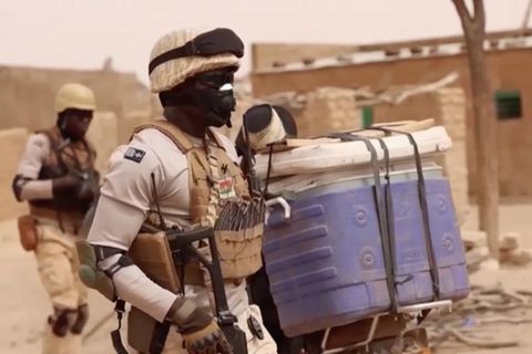 Seit Jahren herrscht in der Sahel-Zone, Westafrika, eine Krise der Gewalt. Europäische Truppen mussten abziehen: Die Friedenssicherung sinkt und die Zahl der Todesopfer steigt rapide.