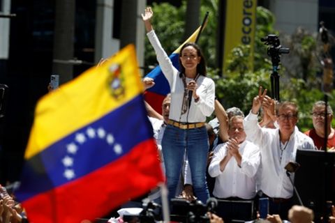 Machado (M.) bei Protesten Ende August in Caracas