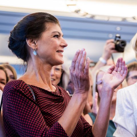 Sahra Wagenknecht und Katja Wolf im September 2024 bei einer Wahlparty der BSW