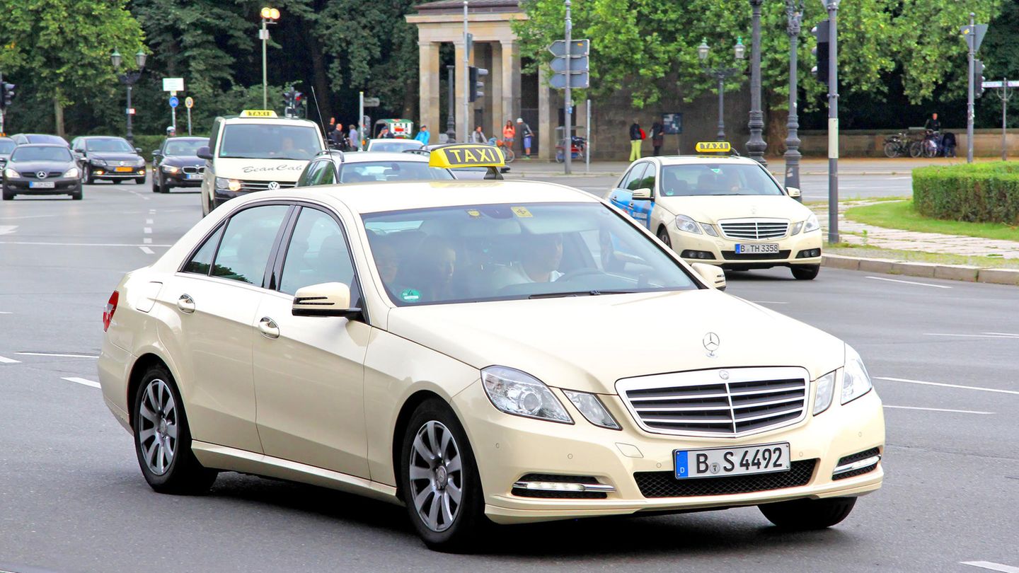 Immer weniger klassische Mercedes Taxis fahren in Deutschland