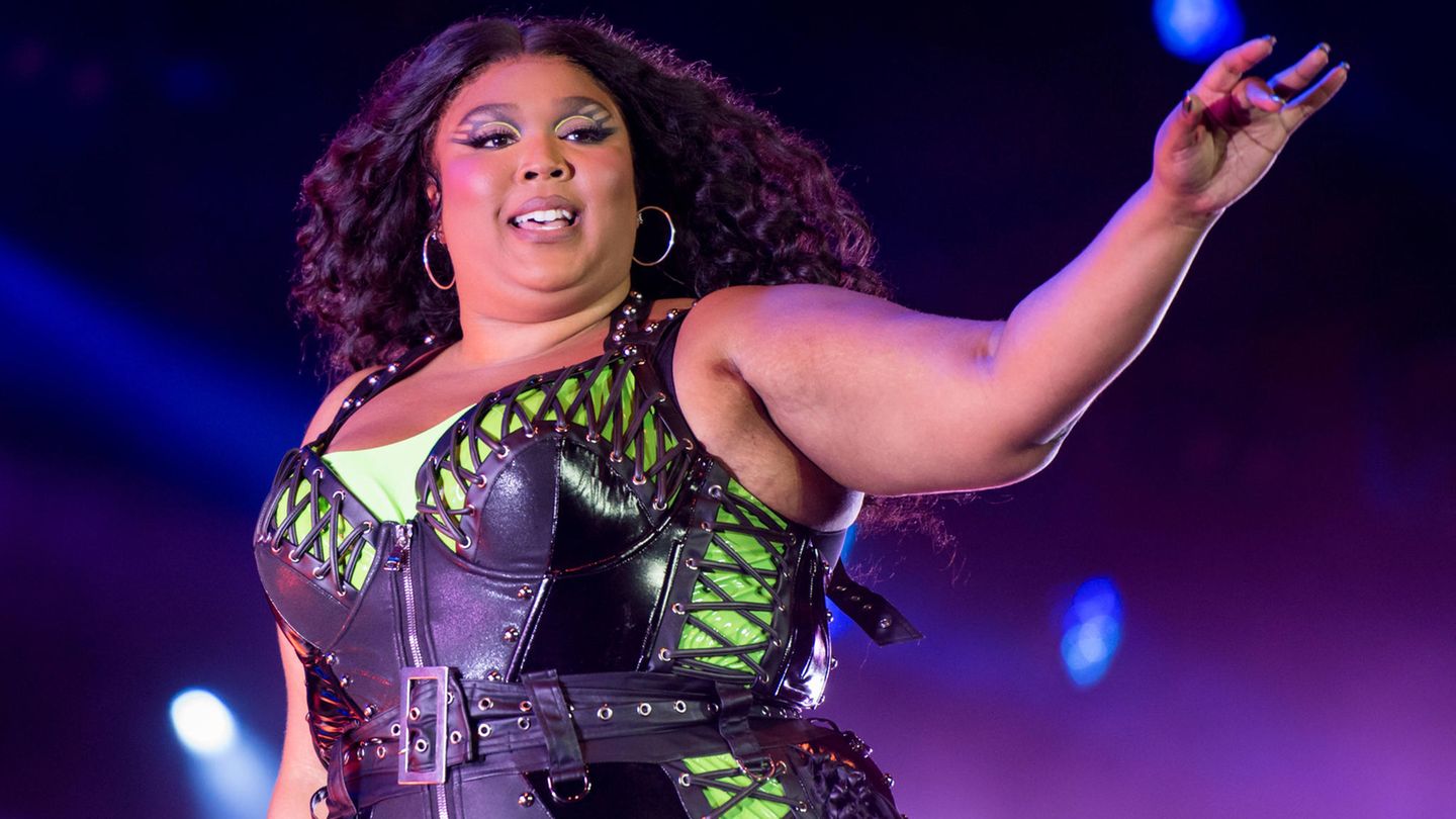 Lizzo explains her weight loss success and denies taking Ozempic