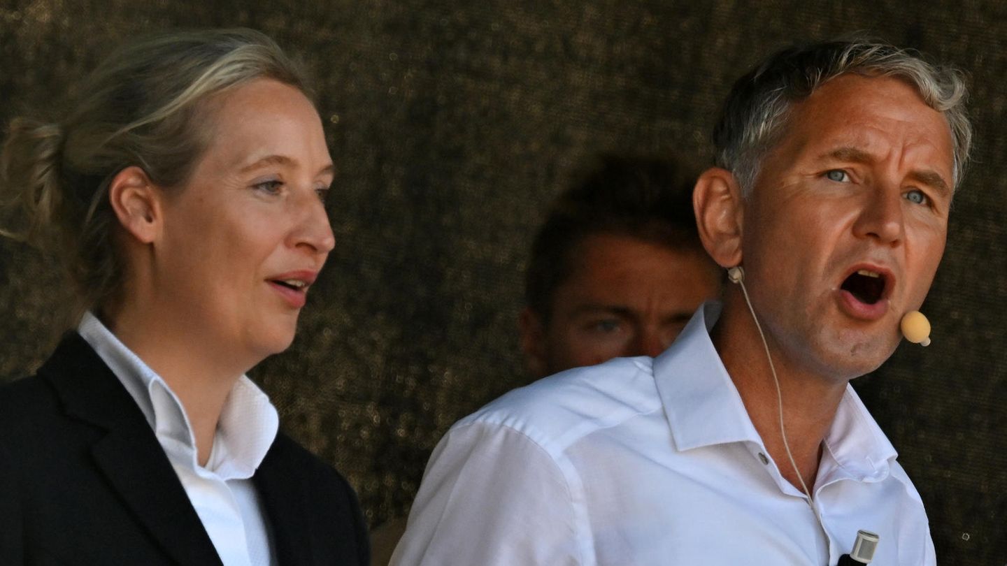 AfD-Chefin Alice Weidel und der Thüringer Landeschef Björn Höcke beim Abschluss des Landtagswahlkampfes Ende August in Erfurt