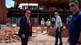 Unvermeidlich war der Besuch des republikanischen Präsidentschaftskandidaten Donald Trump, der den Hurrikan sofort für den Wahlkampf nutzte. Er warf Präsident Joe Biden vor, sich nicht für die Katastrophe zu interessieren, und erzählte weitere Lügen, als er in Valdosta in Georgia Station machte