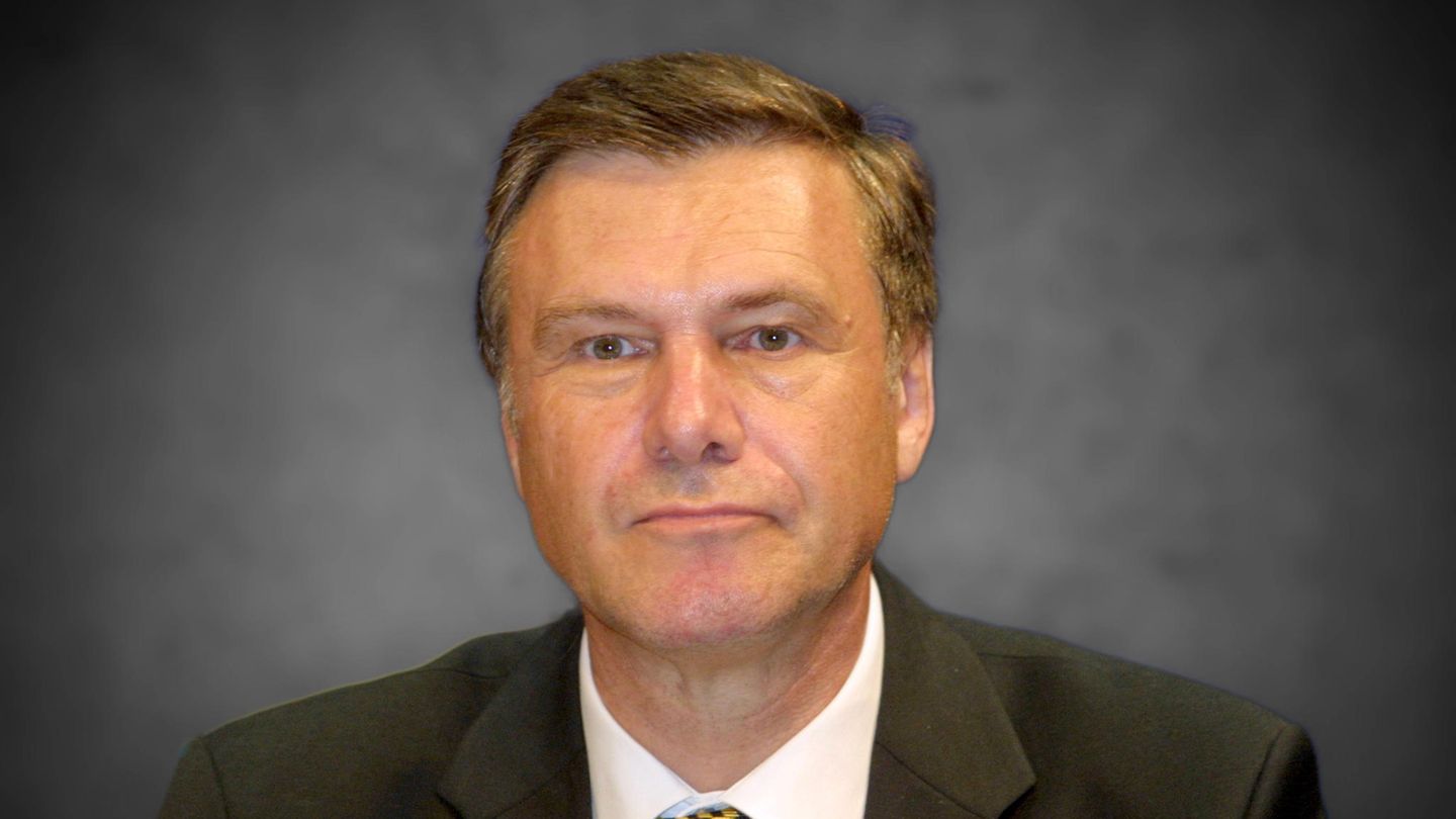 Wolfgang Gerhardt Der ehemalige FDP-Vorsitzende starb am 13. September im Alter von 80 Jahren. Gerhardt machte zunächst politische Karriere in seiner hessischen Heimat. Von 1978 bis 1994 gehörte er dem Landtag in Wiesbaden an. 1987 wurde er Wissenschaftsminister und stellvertretender Ministerpräsident. 1994 zog der Liberale in den Bundestag ein. Sein Ziel, Außenminister zu werden, erreichte er jedoch nicht