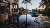 Dieses Wohnhaus in Florida erwischte es besonders hart. Der Sturm brachte Wind, eine Flut und danach das Feuer. Und ein Boot liegt im Garten