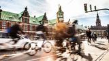 Auto- und Radfahrer in Kopenhagen