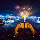 Das größte Oktoberfest Asiens findet in Qingdao statt. Qingdao war ein kleines Fischerdorf, als es zwischen 1898 und 1919 von Deutschen besetzt wurde und offiziell zum "Deutschen Reich" gehörte. Zu Zeiten der Kolonie entstanden die ersten Brauereien im Ort. 1903 wurde hier die "Tsingtao"-Brauerei gegründet, das gleichnamige Bier ist weltweit bekannt …