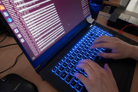 Bei einem Hackerangriff in den Niederlanden sind knapp 65.000 Kontaktdaten in fremde Hände gefallen